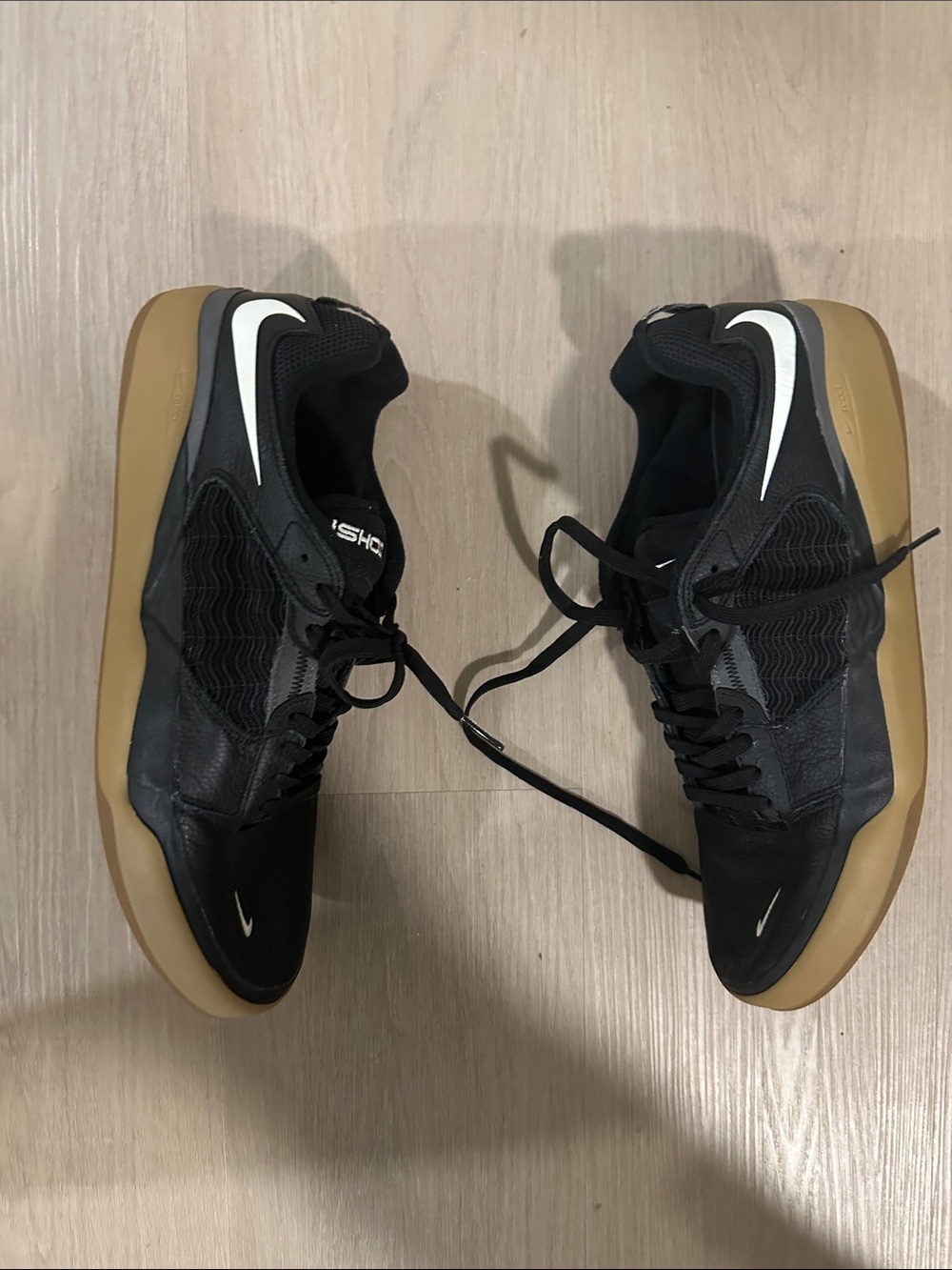 Nike Black & Gum Men’s Low-Top Sneakers